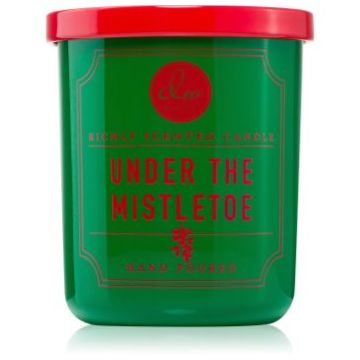 DW Home Signature Under the Mistletoe lumânare parfumată